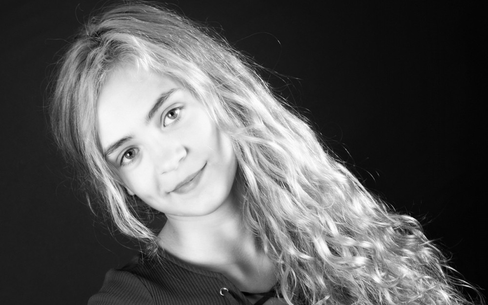 Agnes spelar spöke i ny långfilm