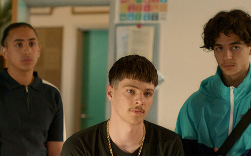 Dennis Boric  har en huvudroll i Yani