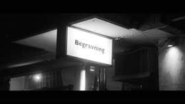 Klipp från "Begravningsentreprenören"