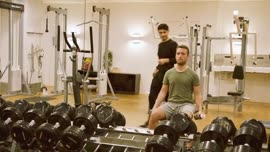 Na¨r vi sta¨lls mot dom.